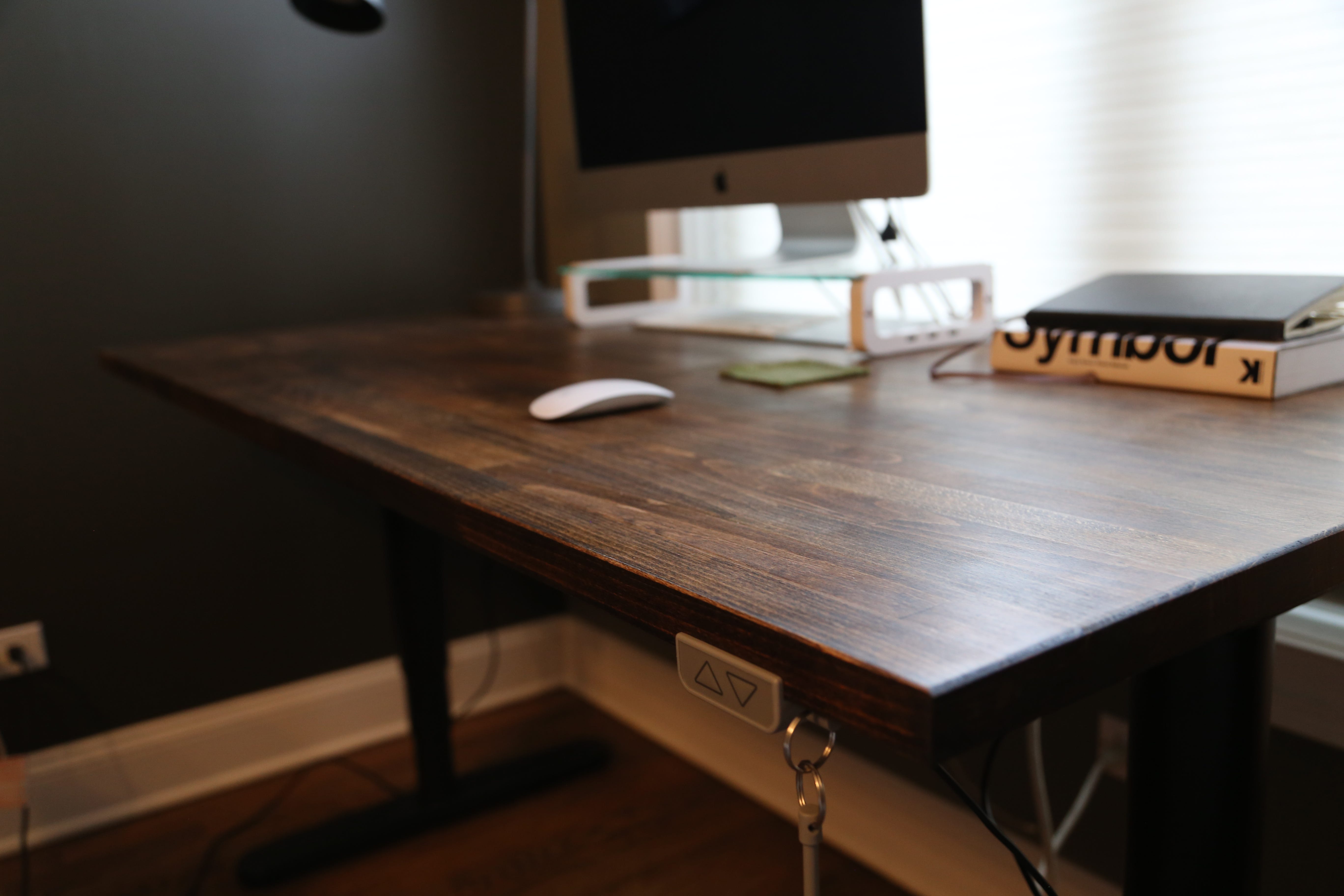 Build your own remote controlled sit/stand desk | by Amie Chen | Medium