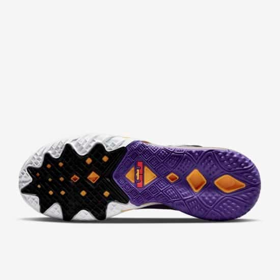 are lebron 18 low true to size