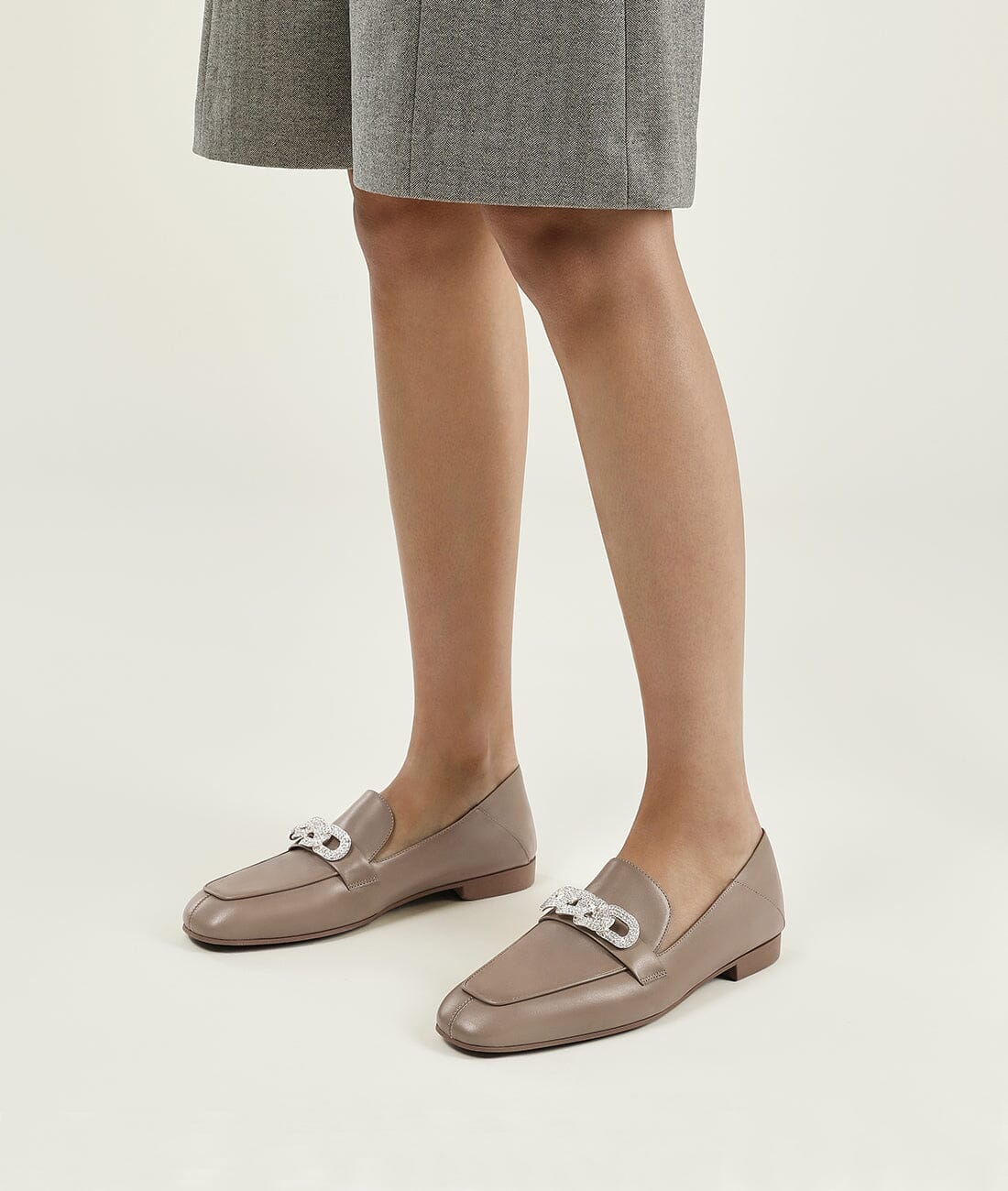 Finding Comfort and Fashion in Women's Loafer Shoes: A Comprehensive Guide  by Divisioncubic 
