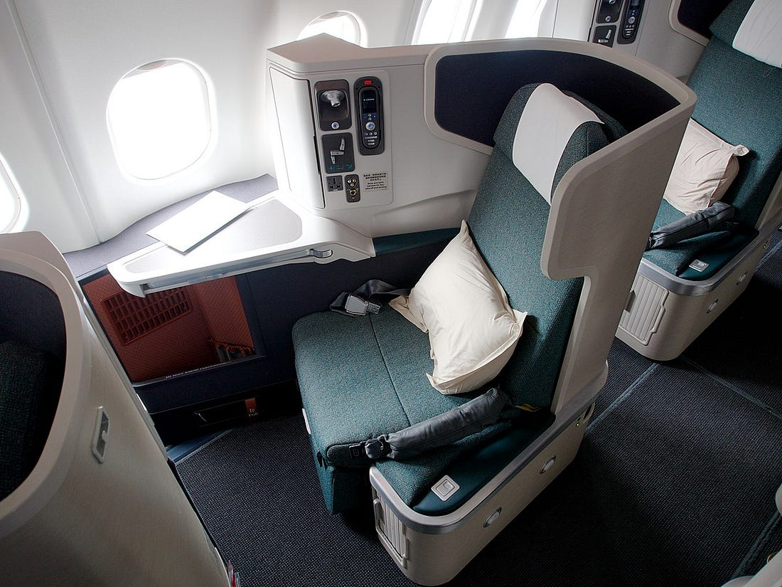 What Is The Helpdesk Number Of American Airlines Manage Booking? by