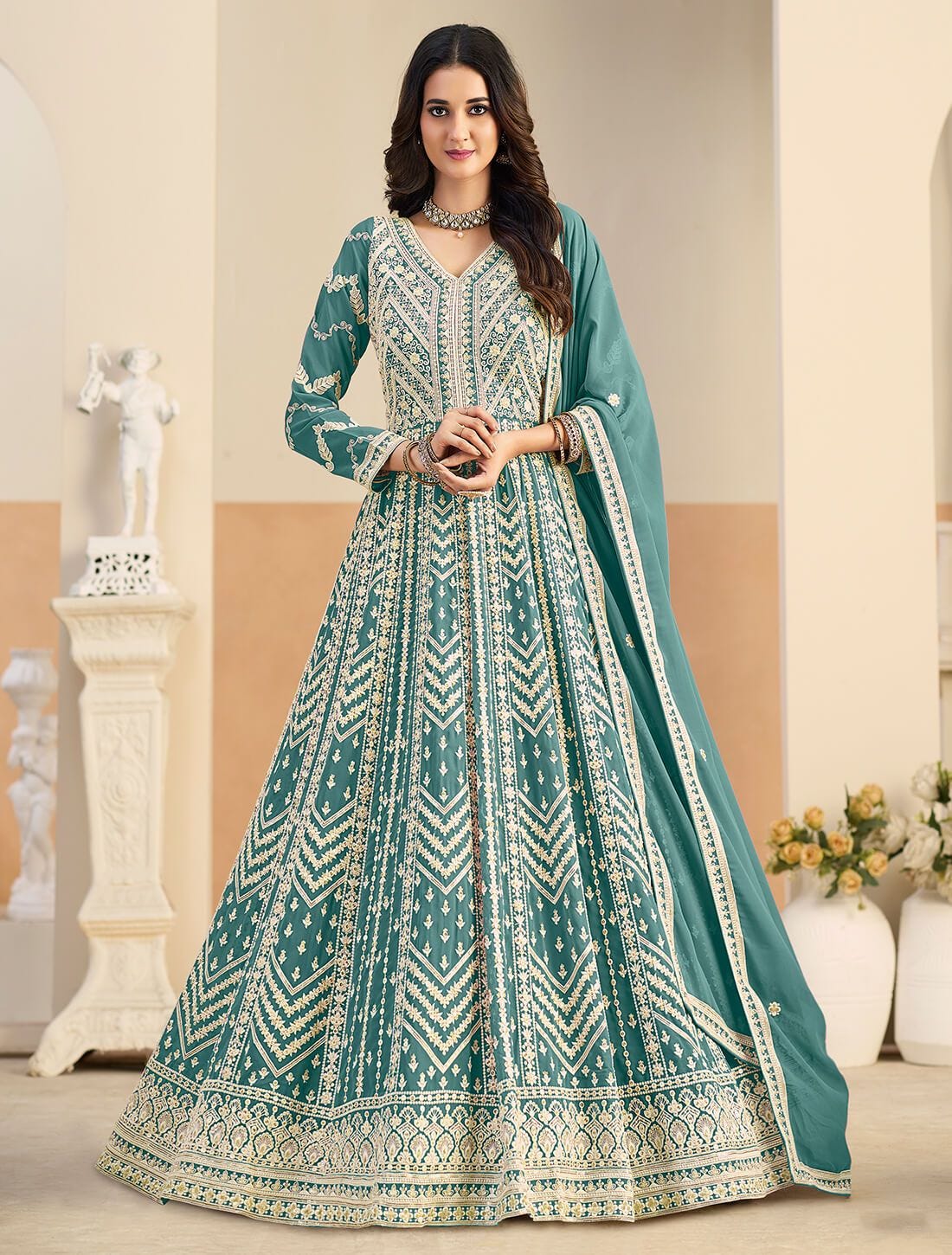 Latest Trends in Salwar Kameez for Women