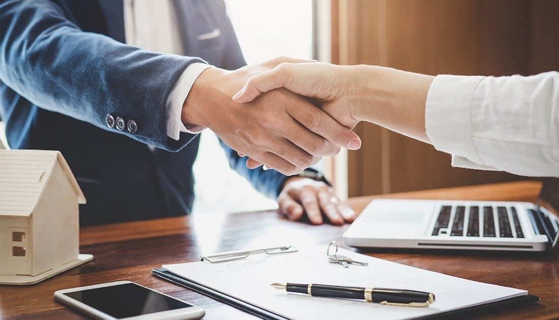 How Professionals Can Transition into Investment Banking