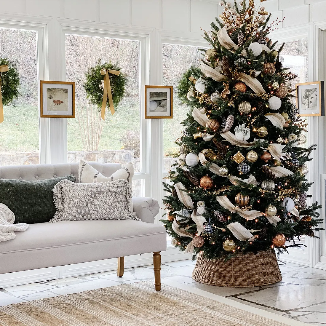 pictures with christmas tree set low iso