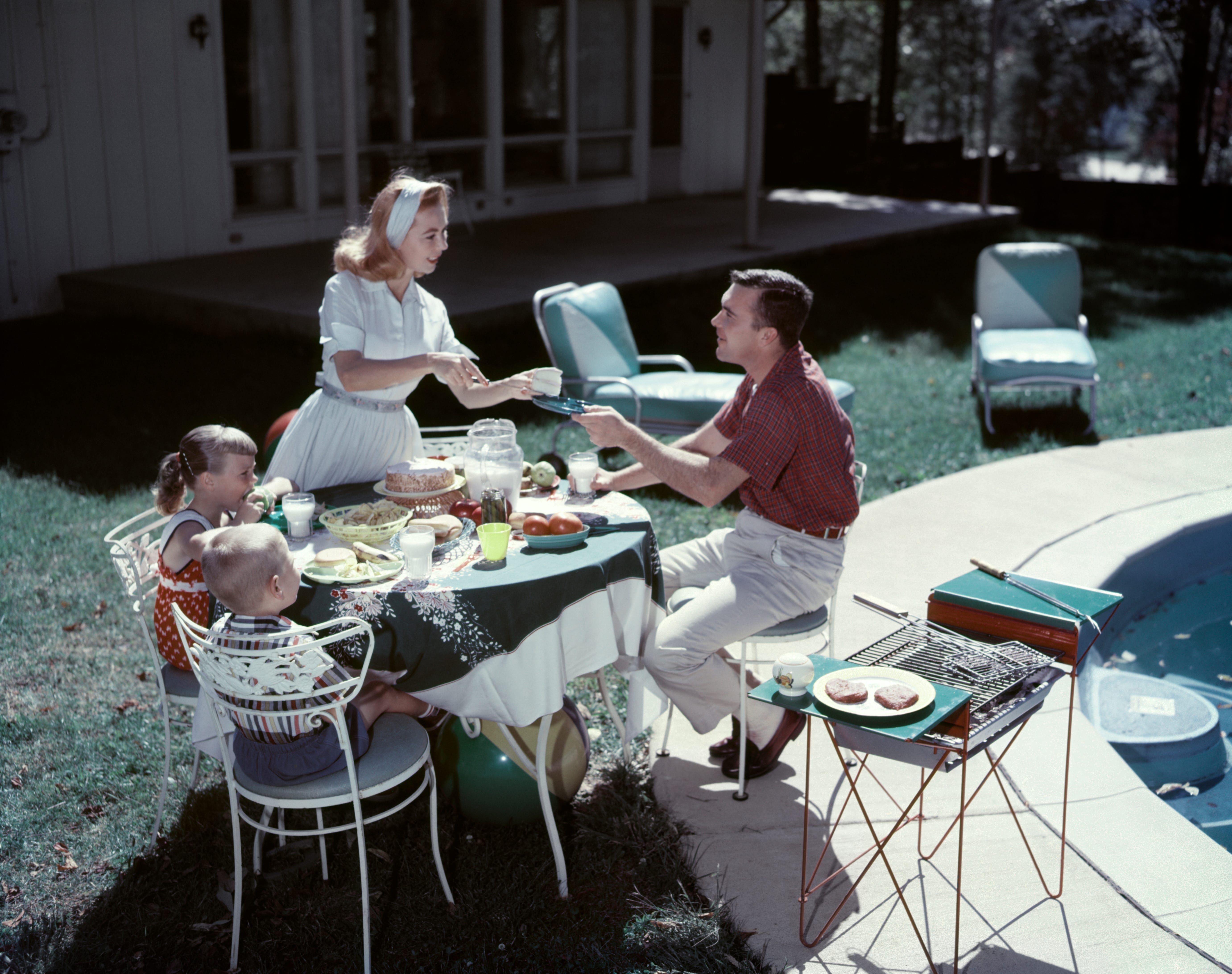 BBQ Grill Set - Vintage Picnics