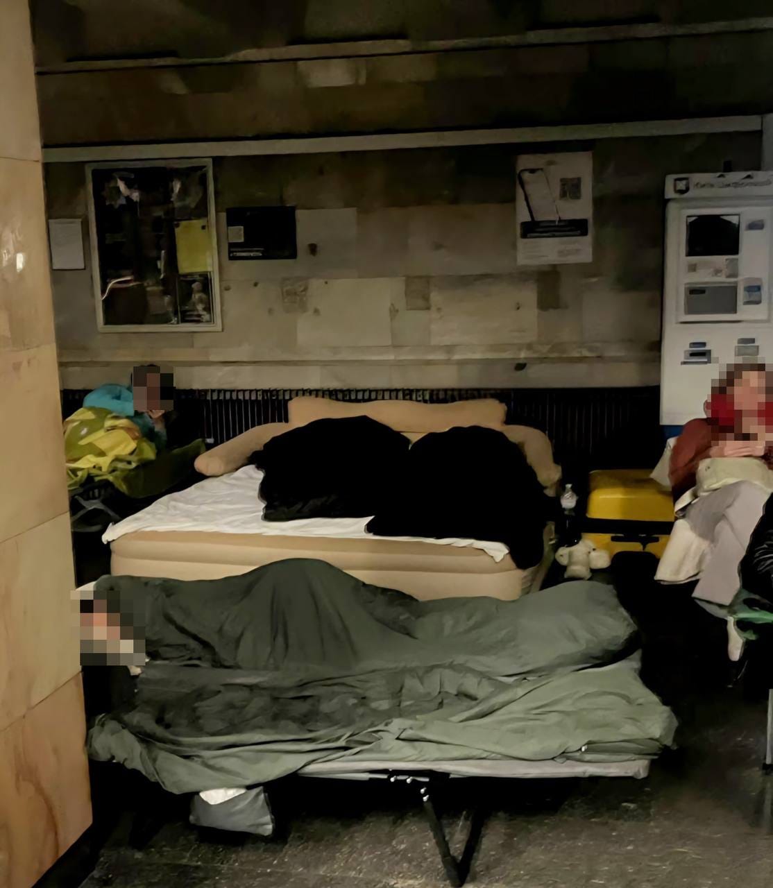 Some 'geniuses' dragged a double bed into the Kyiv metro during the recent shelling