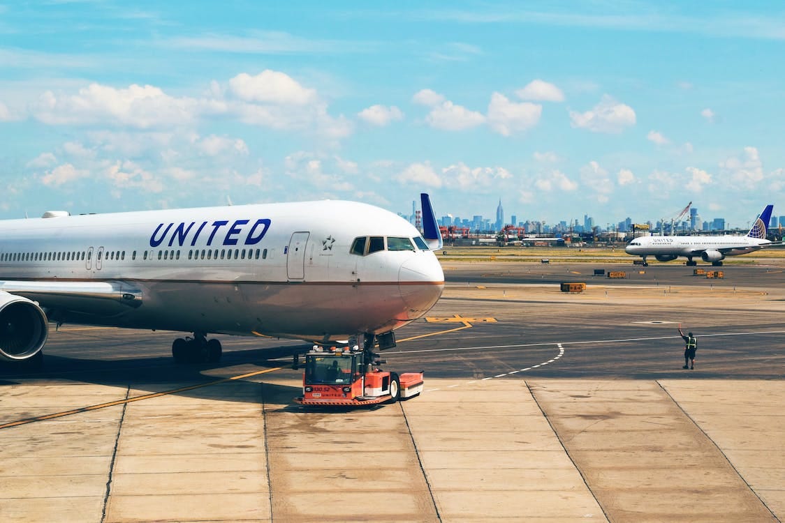 How Do I Contact United Airlines Customer Care? | by Quicktravo | Oct ...
