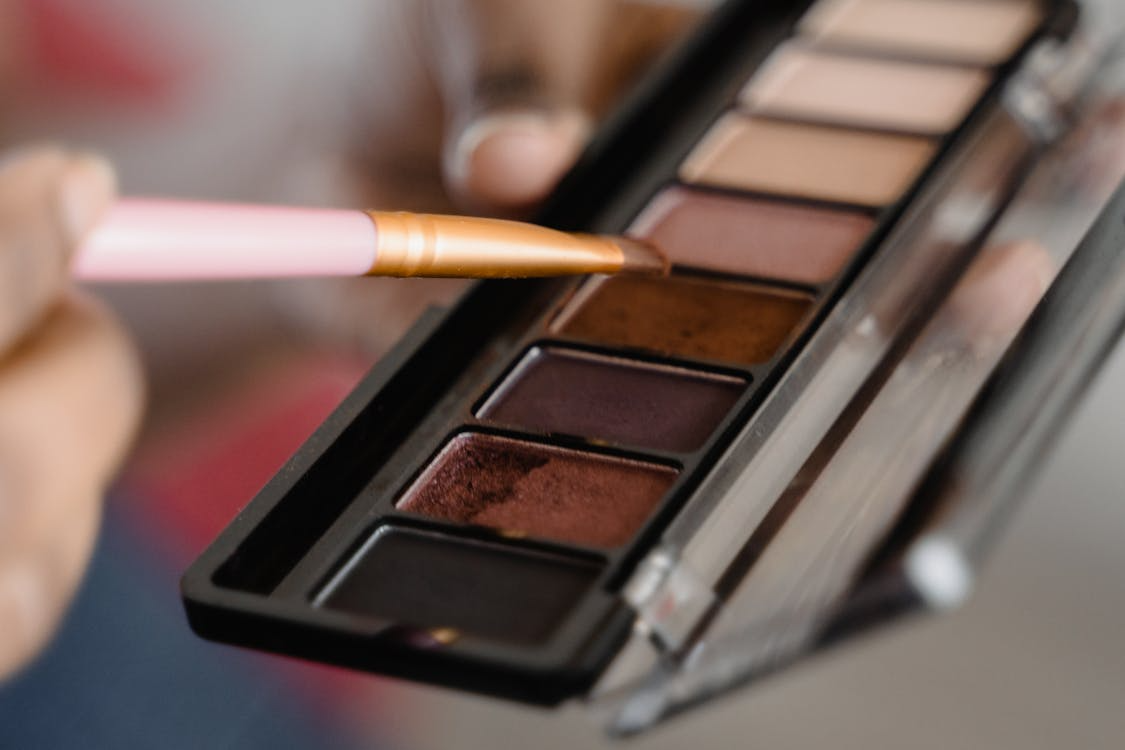 ✨Fall in Love With Eyeshadow: The Ultimate Autumn Makeup Palette Guide You Need This Season✨