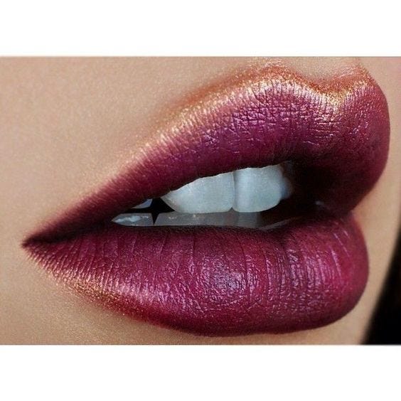5 Lipstick Colors That Make Thick Lips More Sexy