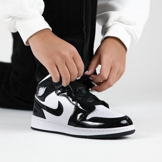 restocks air jordan 1 mid carbon fiber