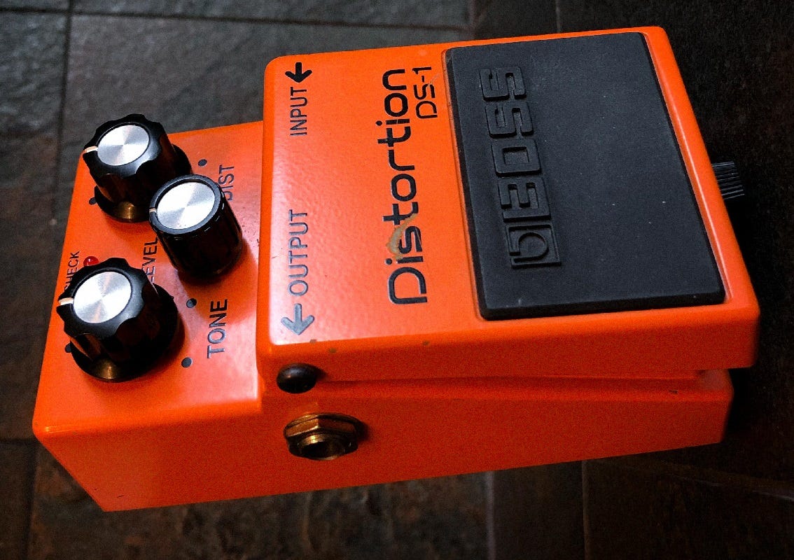 DIY legendary BOSS DS-1 distortion and 3 its deep secrets | by teardownit  🛠️ 🔬 ✍️ | Medium