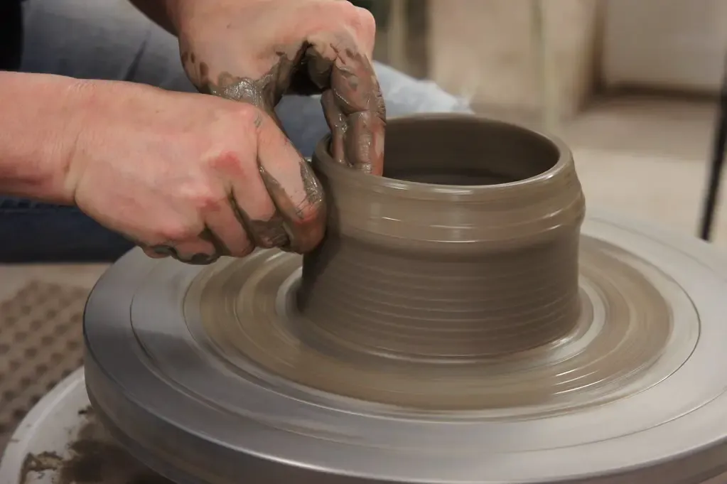 Revolutionize Your Pottery Game: Cutting-Edge Throwing Methods and Inspiration — Spinning Pots