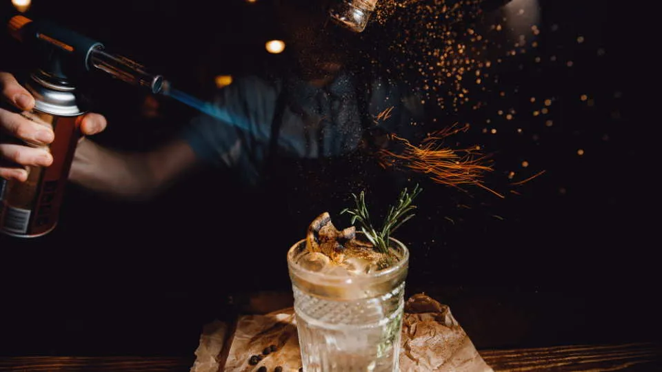 The Future of Mixology: Exploring the Latest Trends and Techniques in Cocktail Making