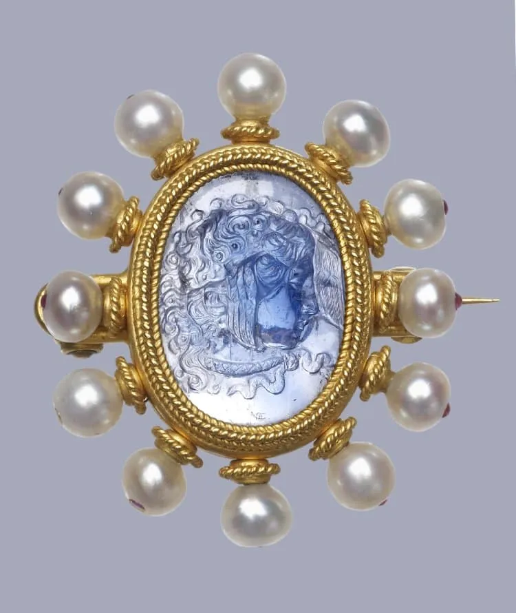 Castellani Cameo of Medusa, c.1870. Sapphire. Trustees of the British Museum.