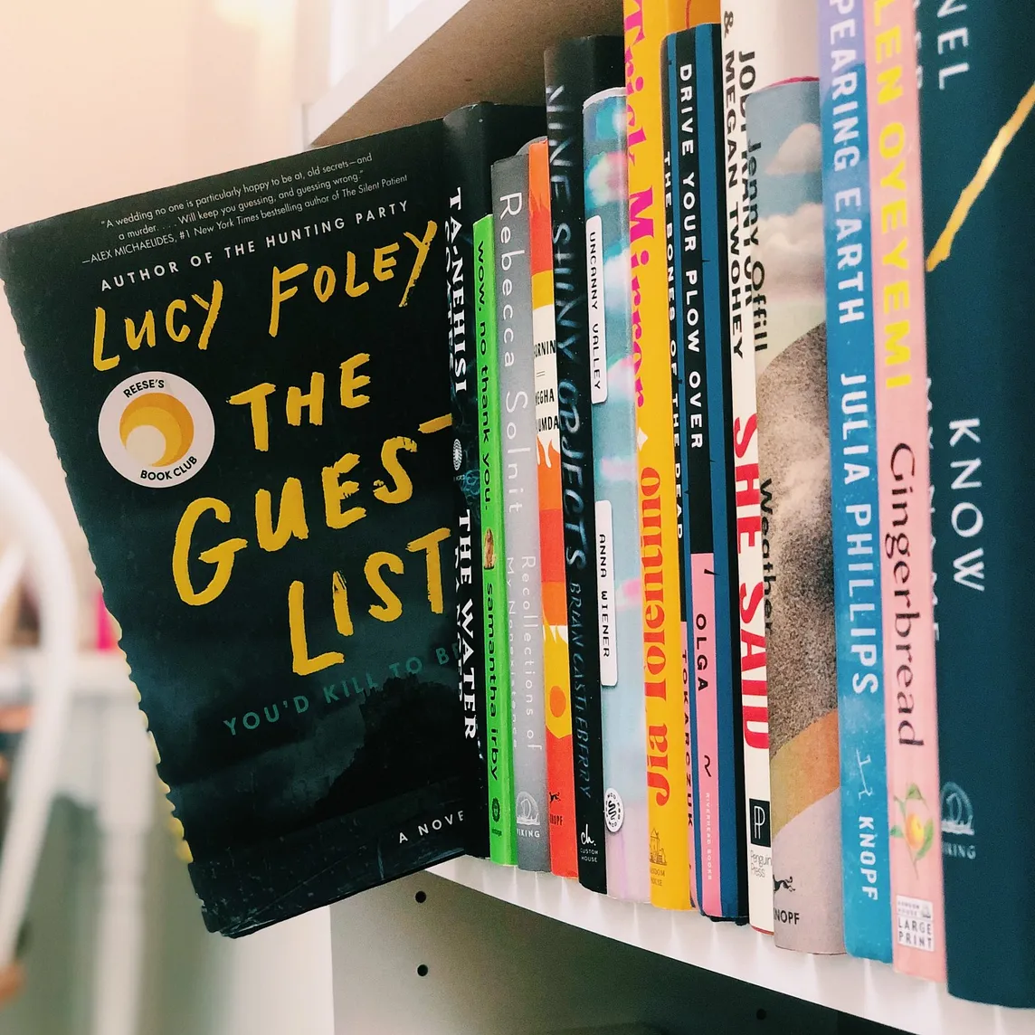 Book Review : The Guest List