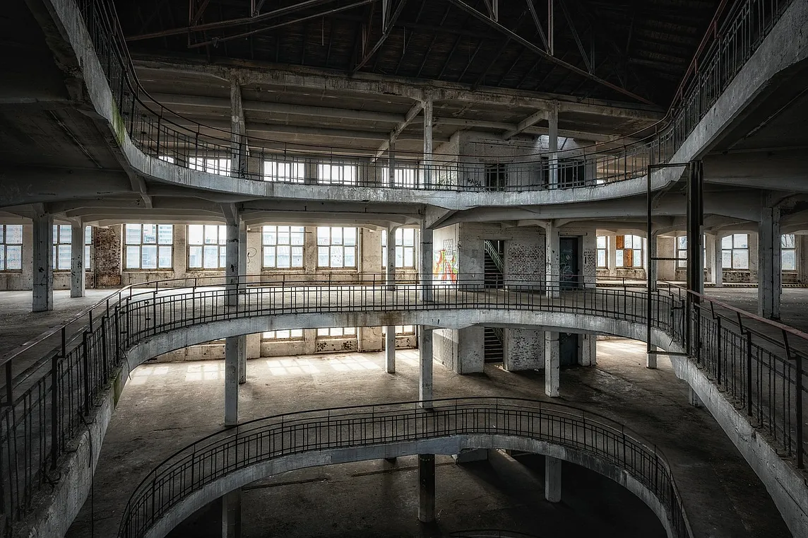 An empty and abandoned mall