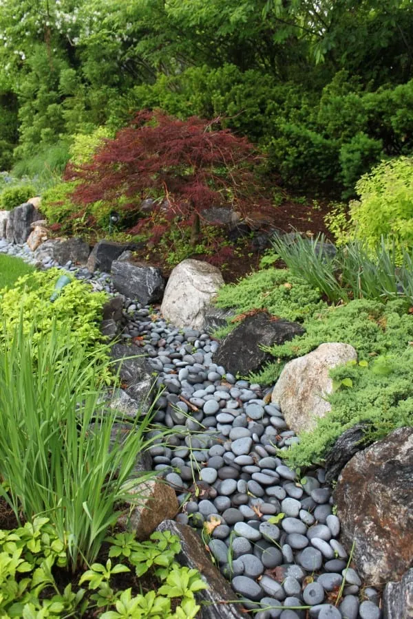 31 Wonderful Dry River Bed Landscaping Ideas You Will Love