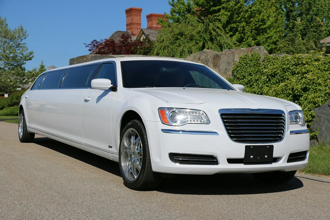 Limousine Dream Meaning: Unlocking the Secrets of Your Subconscious