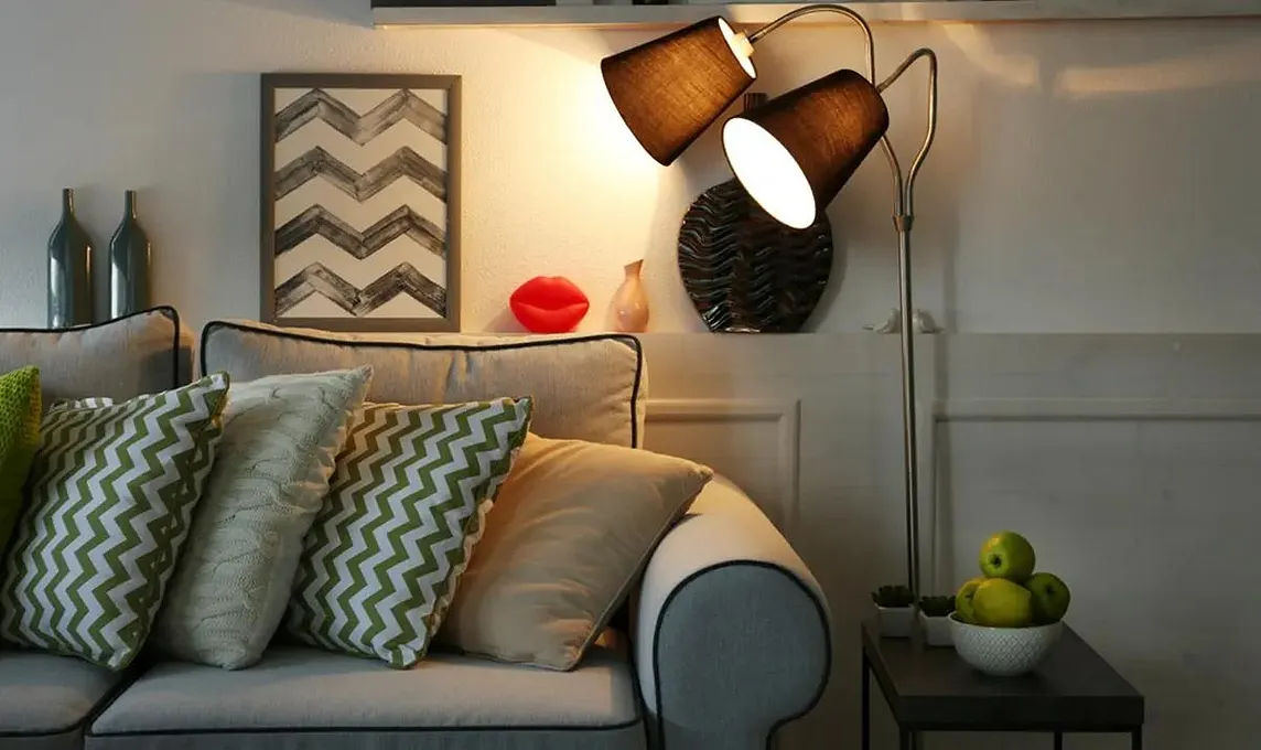 How to Use Floor Lamps to Highlight Artwork: Tips from Design Experts