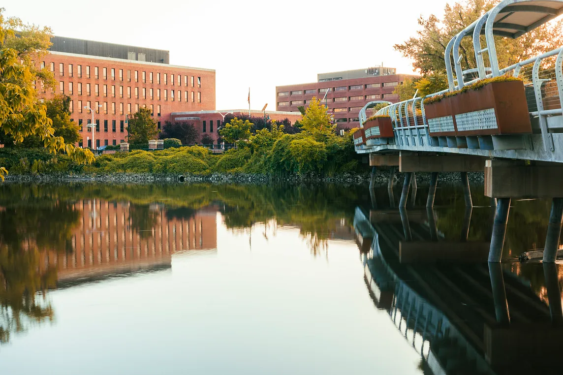 What life is like at the FDU Metro Campus Between the ‘Good-mornings’ and ‘Good-Knights’