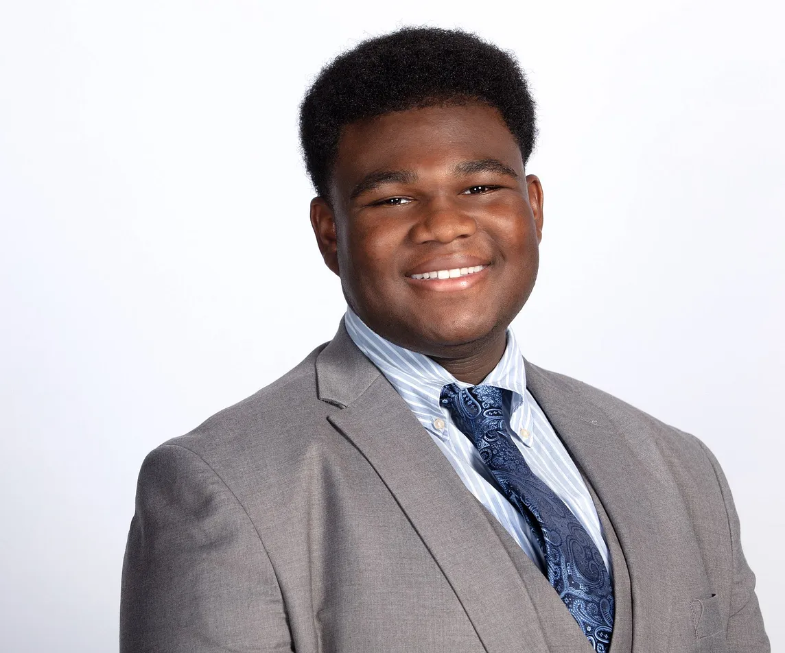 Celebrating Success — A Bright Future for Lone Star Virtual Academy Student Da’Taeveyon Daniels