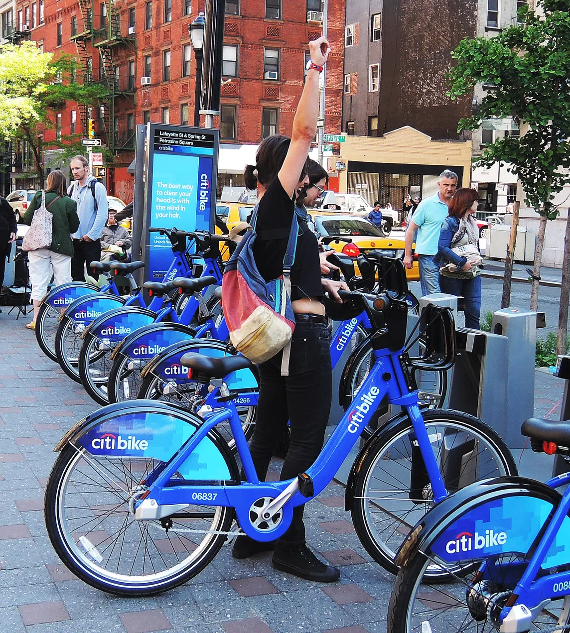 How These Citi Bike Hustlers Make $6,000 a Month