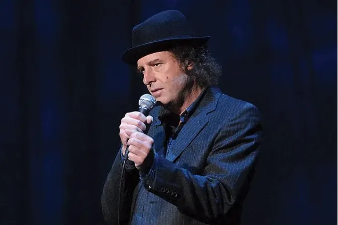 32 Hilarious Steven Wright One-Liner Jokes