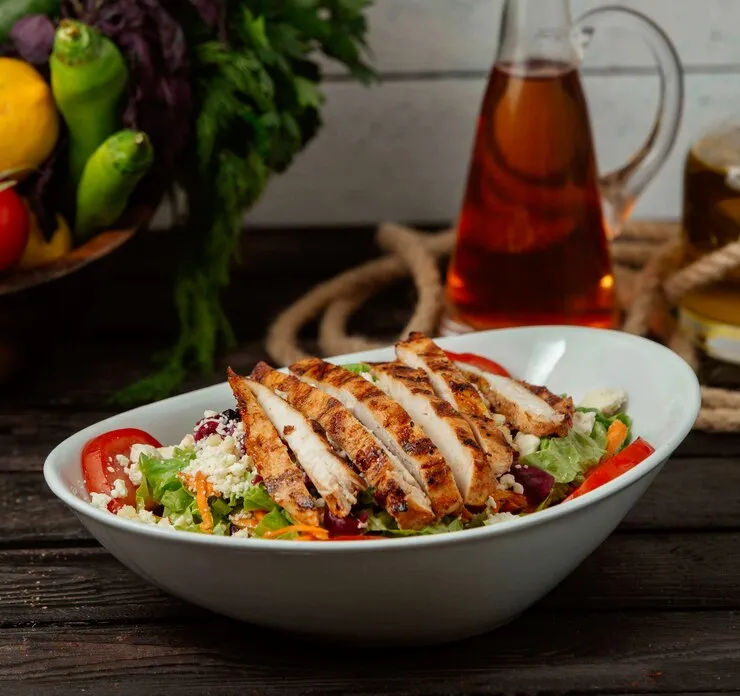 Basil Grilled Chicken Salad