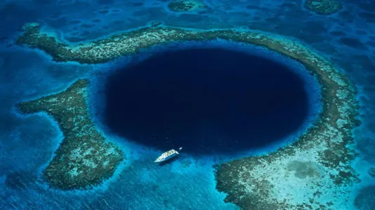 Mysterious 900-foot-deep blue hole discovered in Mexico. No one knows how it formed: Courtesy — India Today.