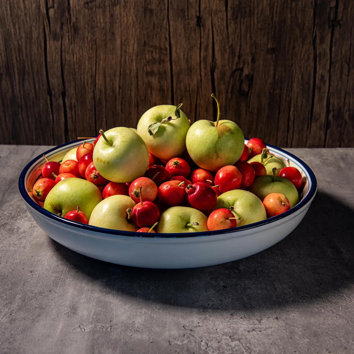 Image of a bowl of crabapples and August apples