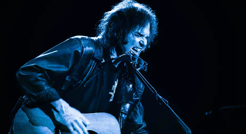 Neil Young: “This Note’s For You” — A Rebellion Against Commercialism in Music