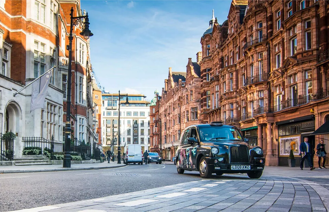 Live Like James Bond: Explore the Glamorous Mayfair Haunts of Ian Fleming and 007 in London!