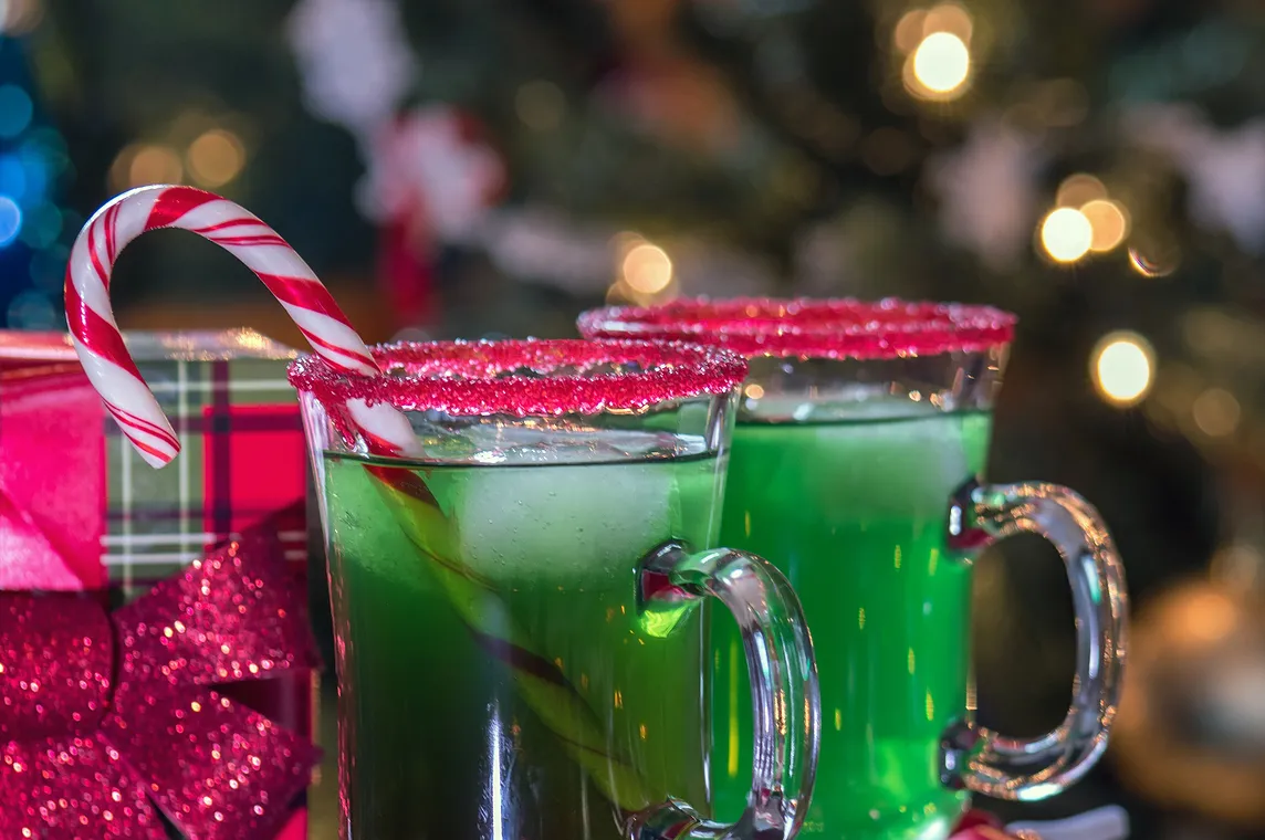 Holiday Cocktail Recipes Made Easy: Get Your Ulitmate Guide Here! -