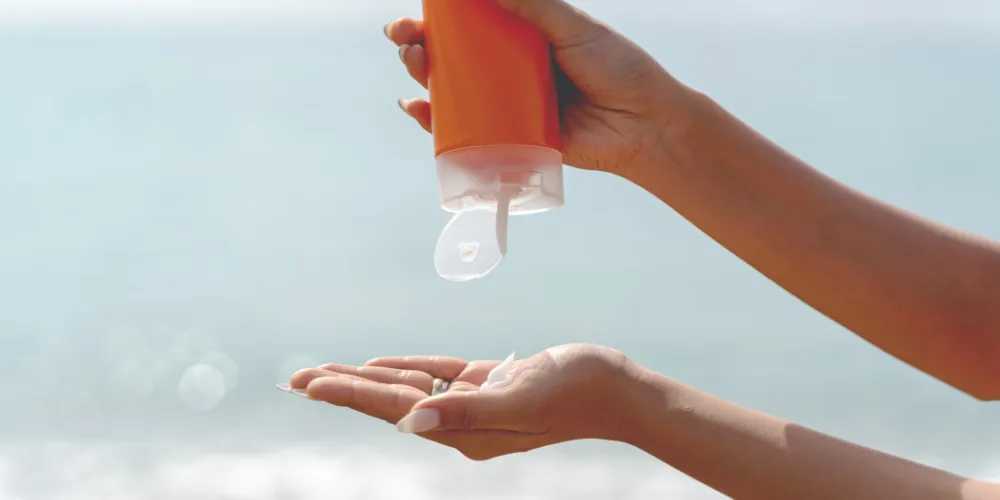 Mineral vs Chemical Sunscreens: Which is Better?