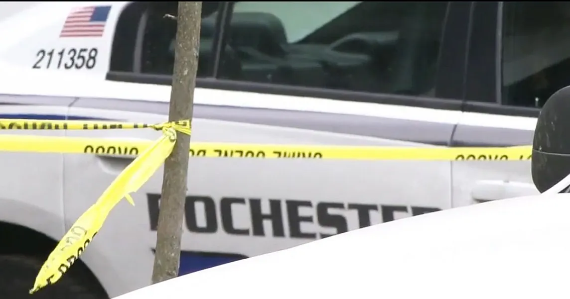 ROCHESTER, NY — A suspected home invasion early Sunday morning on Emerson Street ended in a fatal…