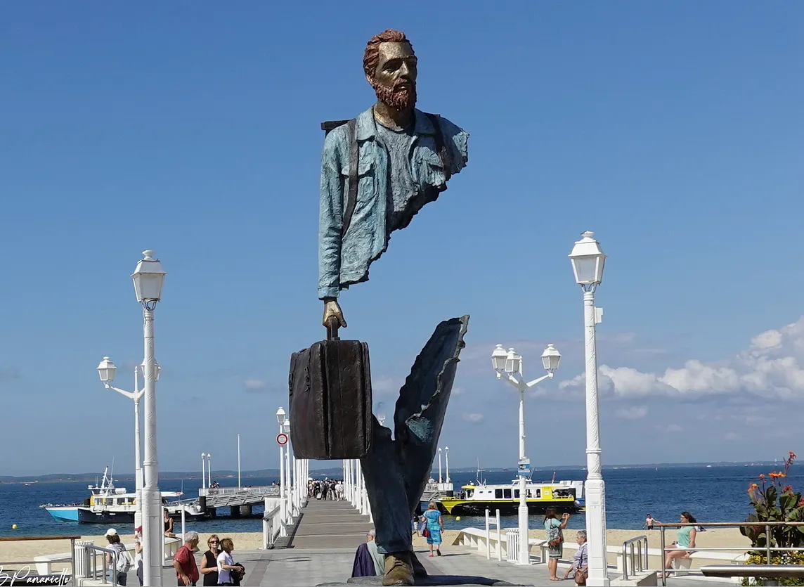 Arachon sculpture by Bruno Catalano