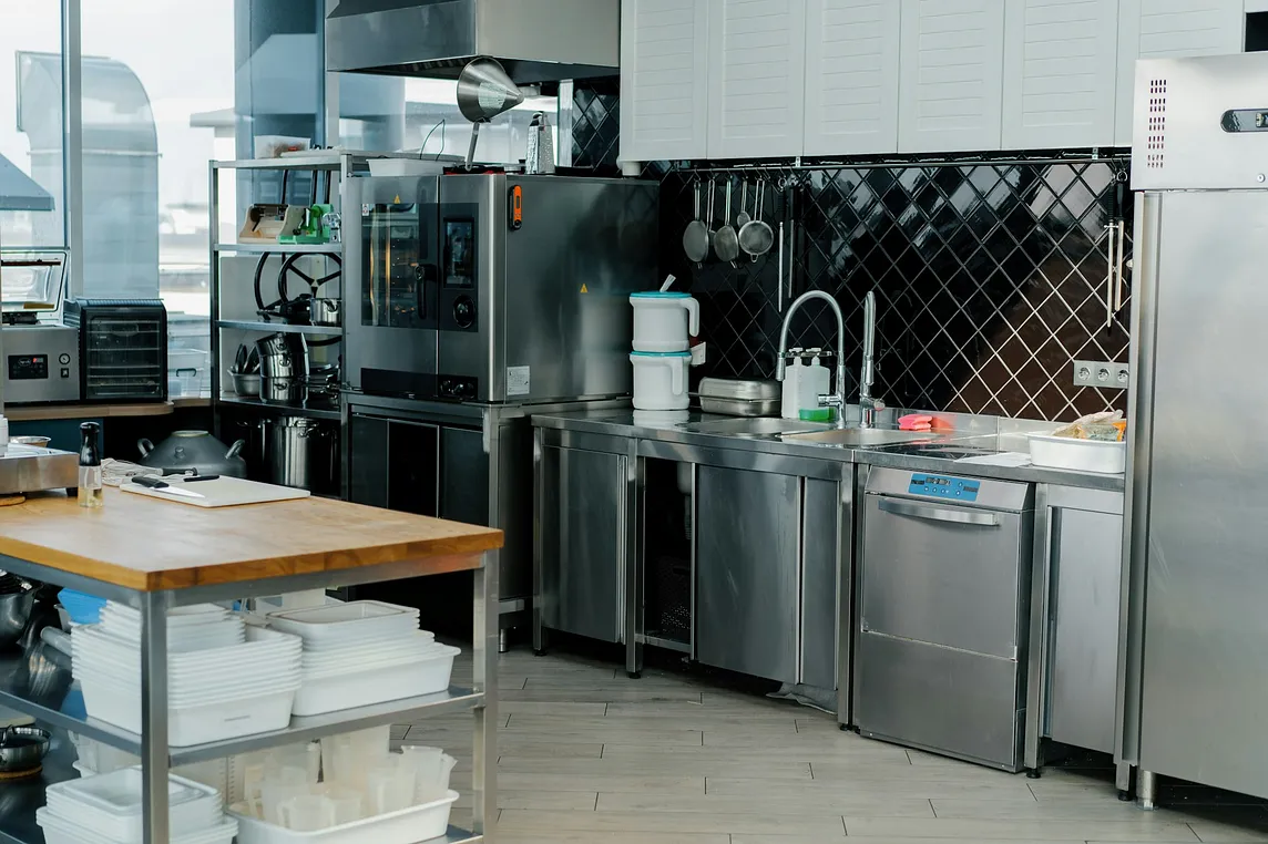 Why PTL Equipment Services is Your Go-To for Commercial Appliance Repairs in Collingwood.