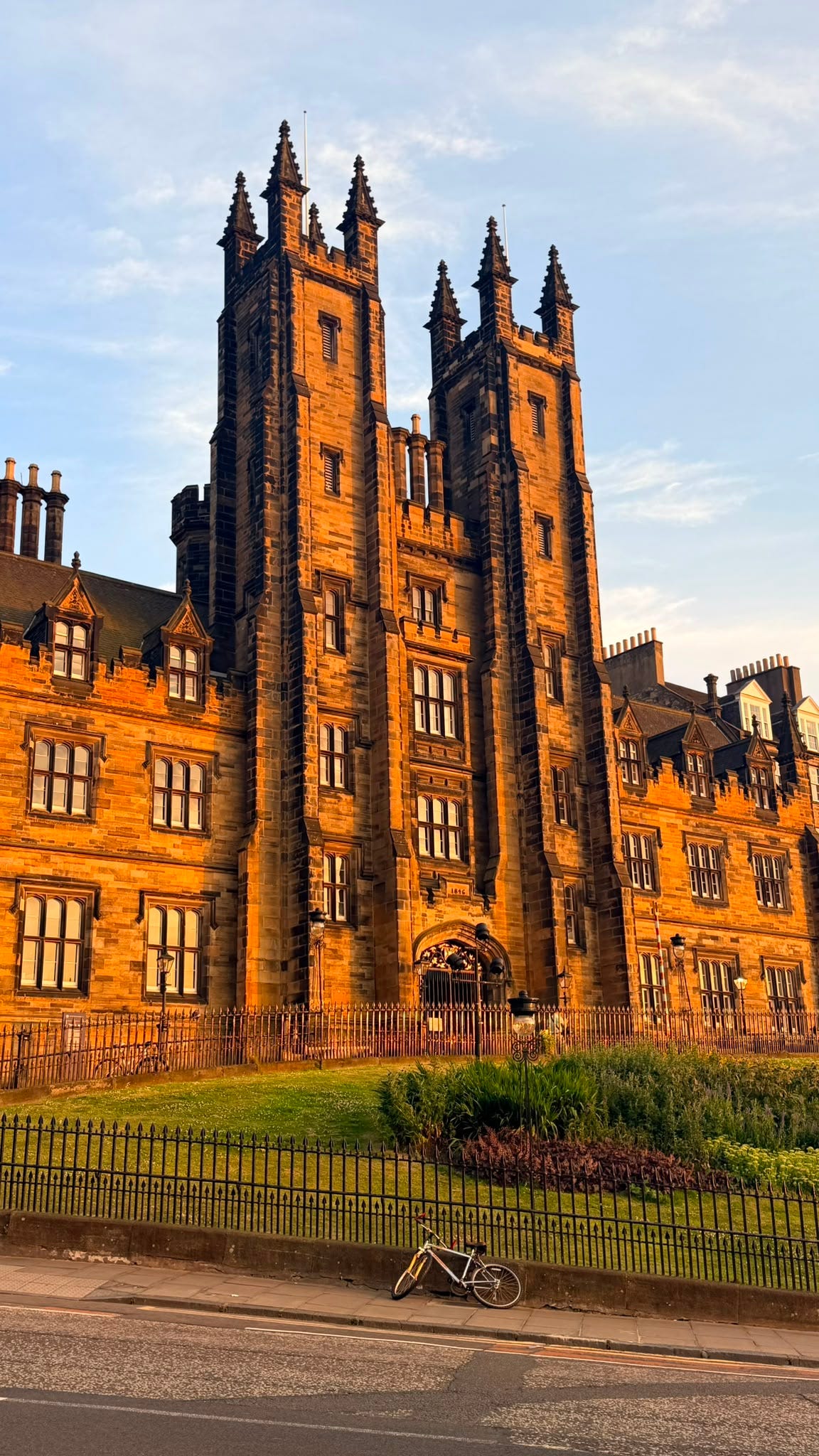 In the Mirror of History: My Walk Through Edinburgh and Rome?