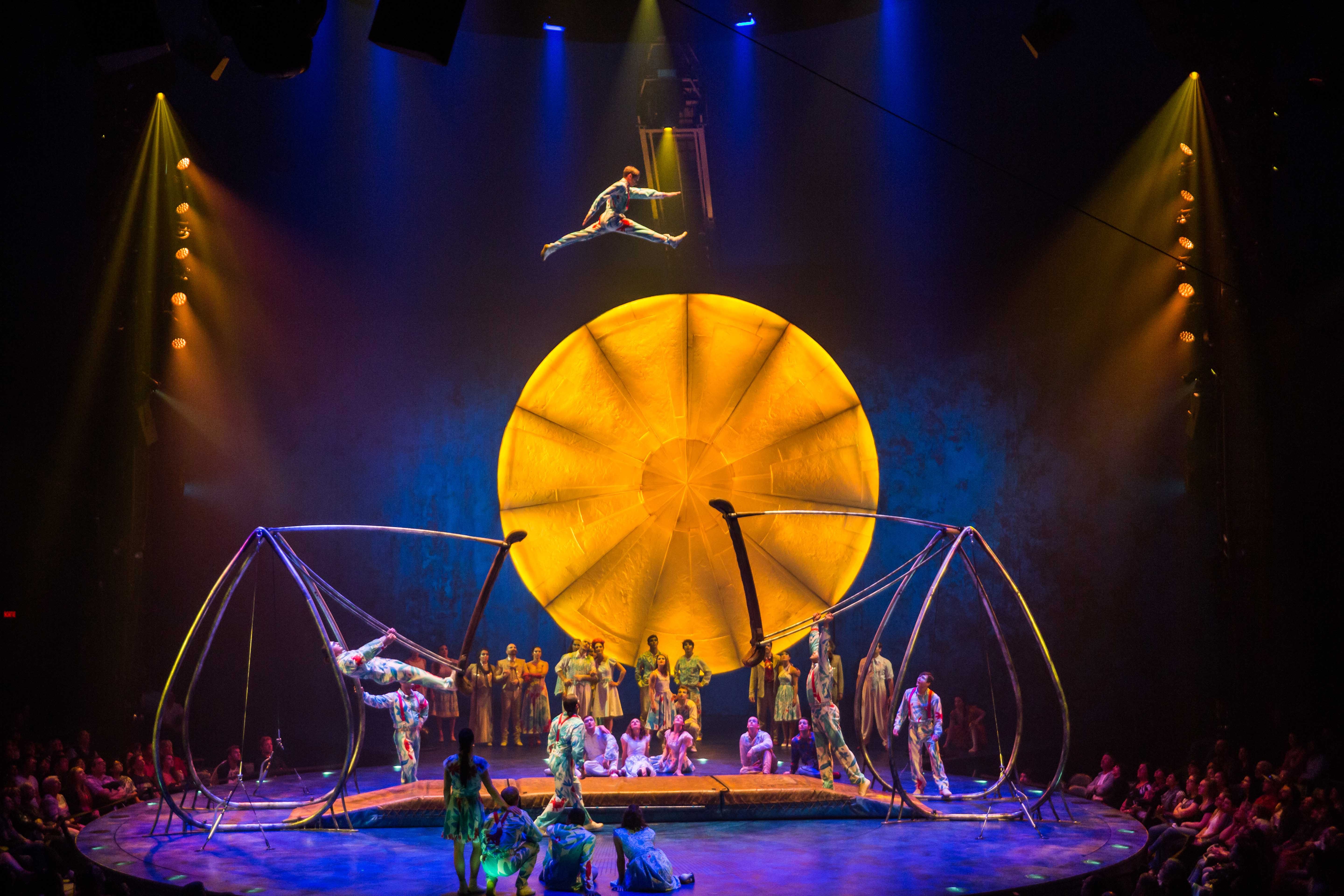 Review: Part circus, part technology trade show, Cirque du Soleil's  Mexico-themed 'Luzia' opens in L.A. - Los Angeles Times