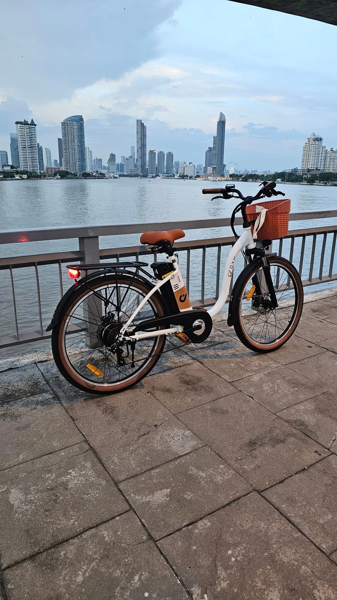 Using the DYU C6 PRO in Real Life: An Honest, No-Hype Review