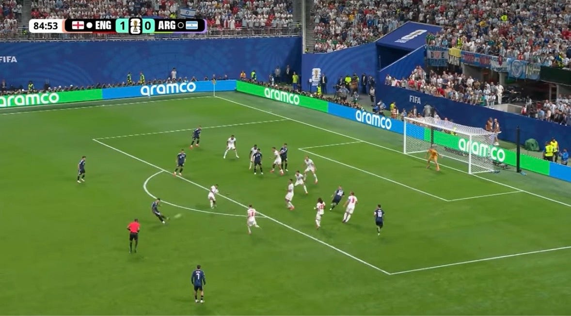 Enzo steps into the space created by Messi’s movement and fires from the edge of the box.
