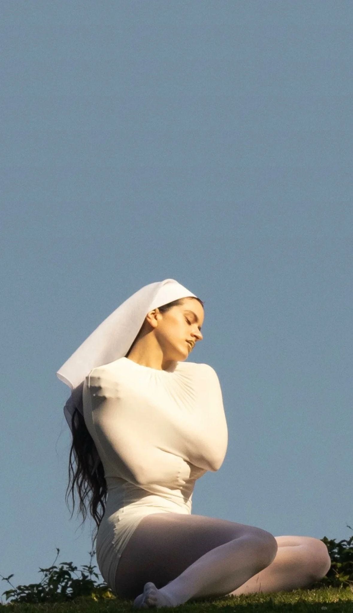 Rosalía allume la lumière : “LUX”, un album mystique et incandescent