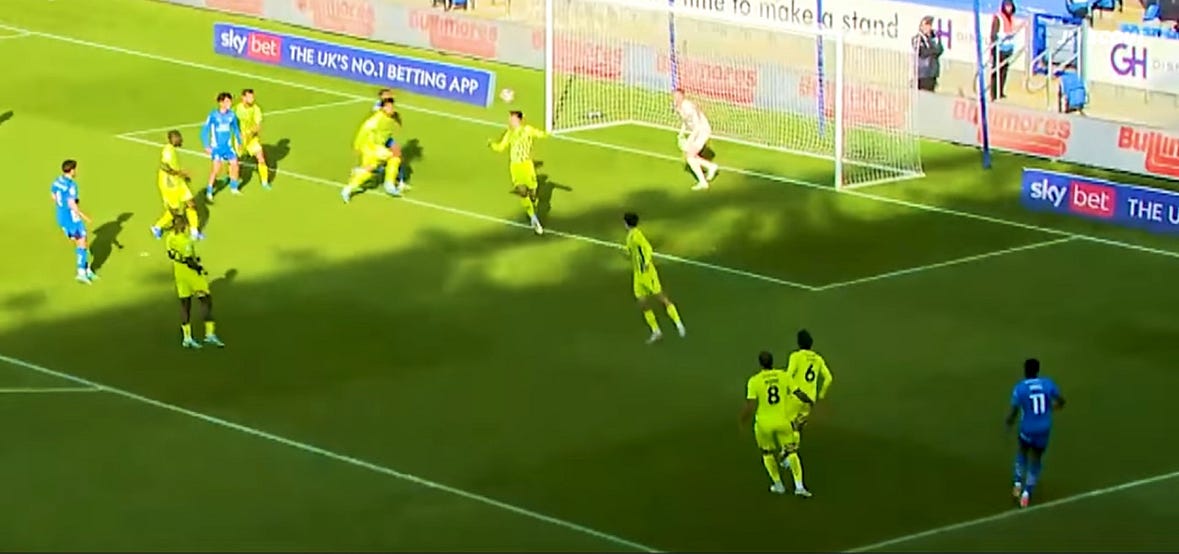 Example of Poku cutting inside on his left foot and delivering a deep cross to the back post.