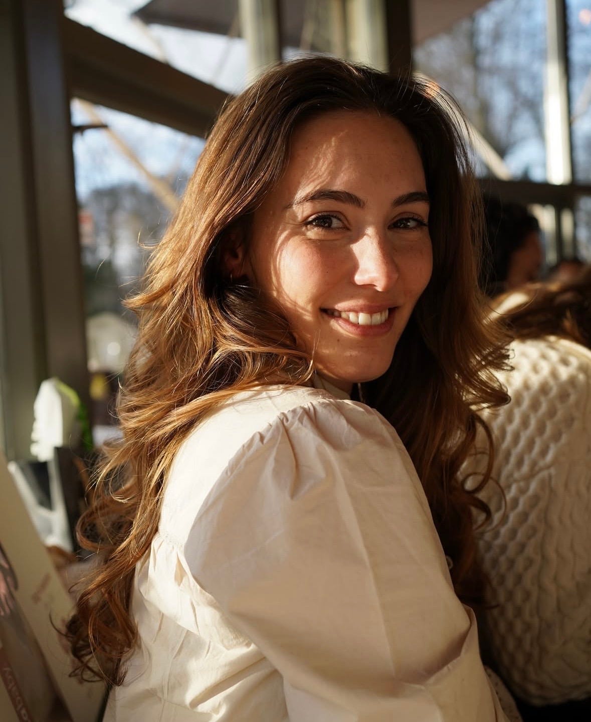 Esmeralda Bidotti bouwt aan een nieuw verhaal voor moeders, met Vera Fem als veilige plek voor écht…