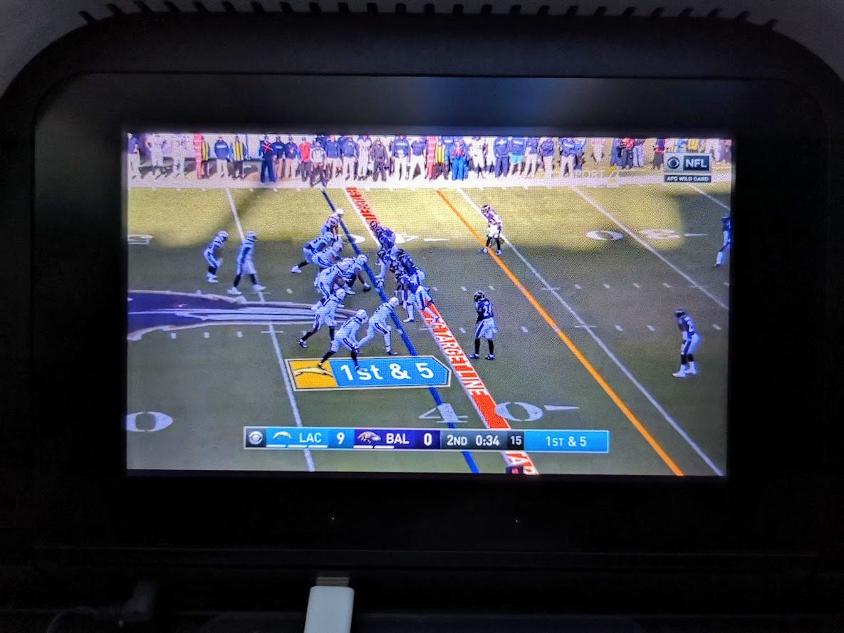 LIVE ON BOARD: ดูถ่ายทอดสดเกม NFL บนเครื่องบินได้ด้วย เจ๋งสุดๆ ครับ
