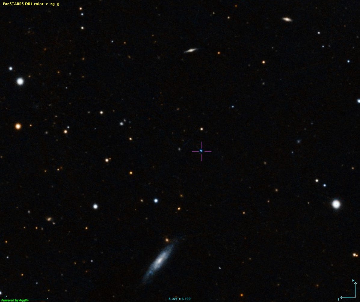 L’oggetto blu evidenziato al centro dell’immagine è il sistema binario SDSS J2322+0509. Le due nane bianche appaiono come un’unica sorgente luminosa [PanSTARRS-DR1]