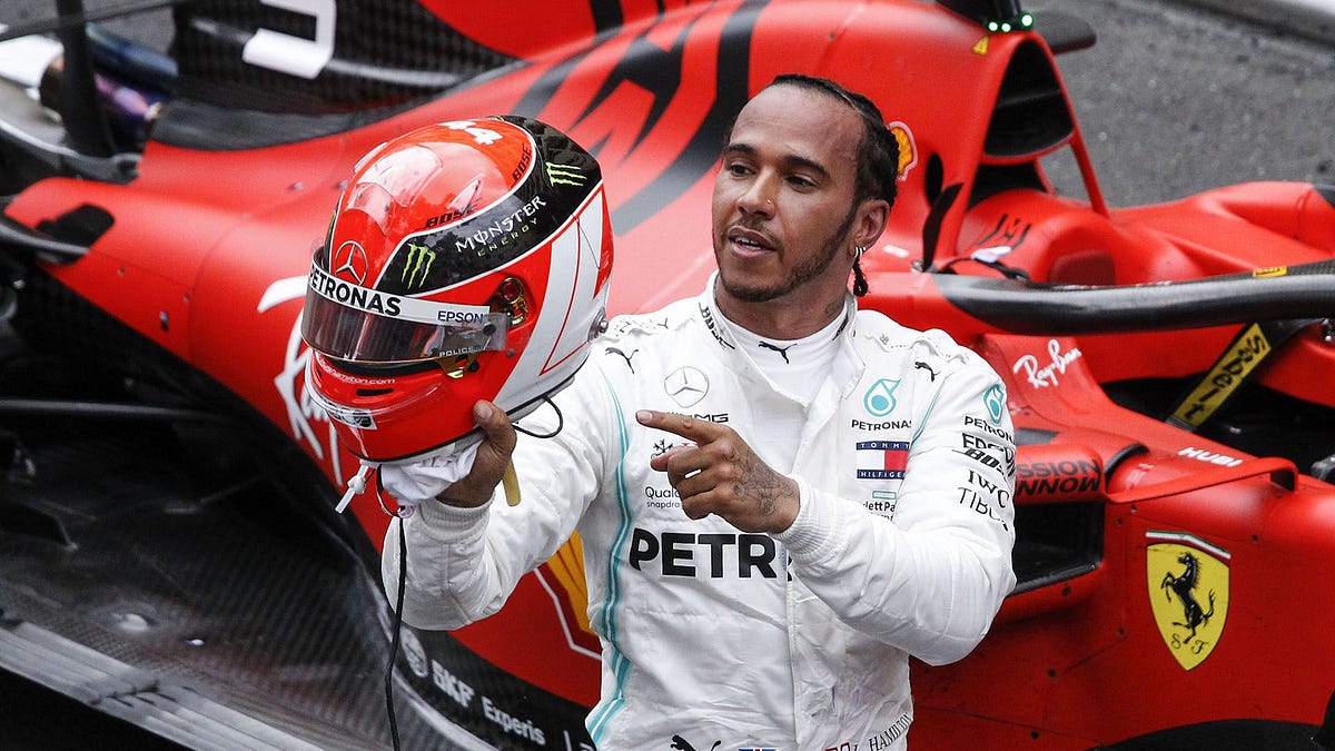 HamiltonFerrari sposi nel 2025. Il pilota inglese sarà al volante