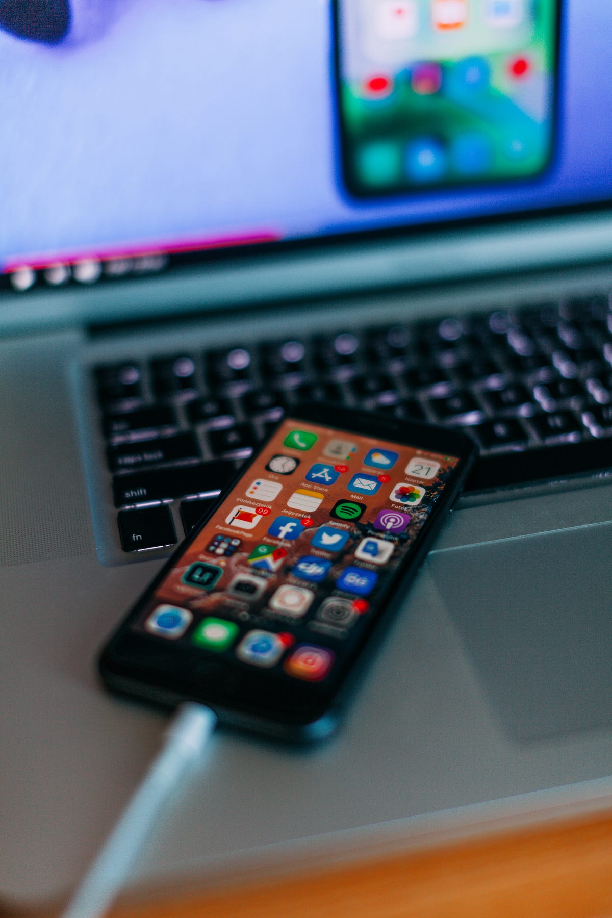 How to run AI models locally in a mobile device with React Native and Tensorflow.js