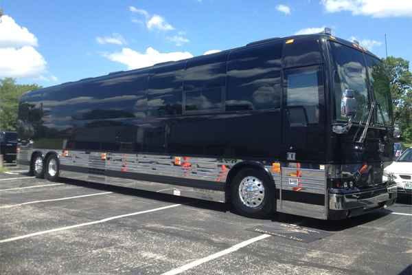 Tour Bus Companies for Musicians | Medium