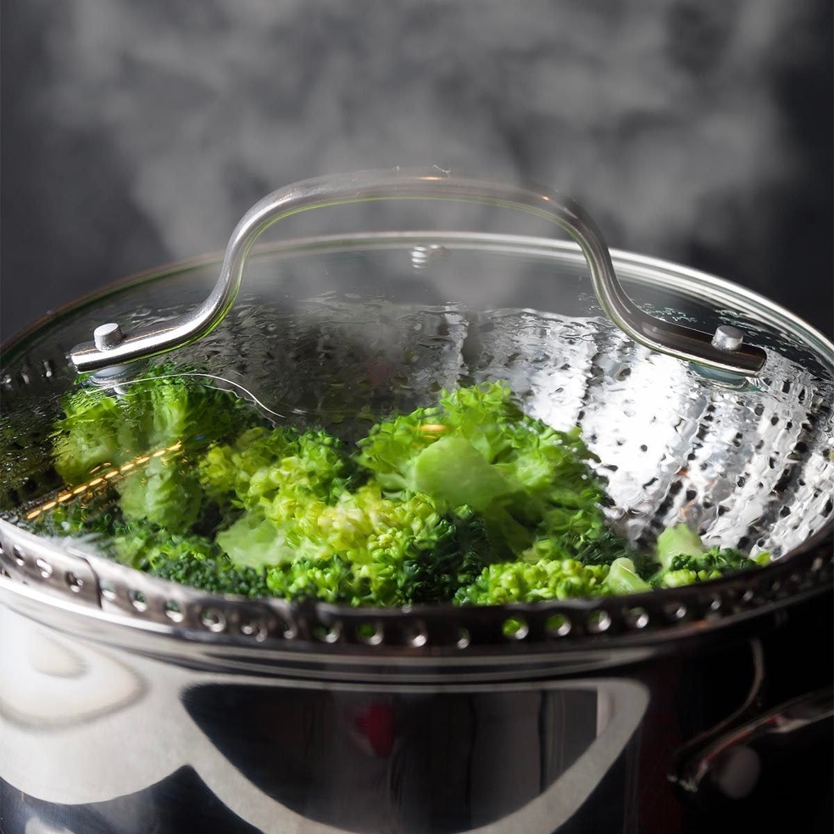 Steaming Vegetables the Right Way: How to Retain All Vitamins and Minerals