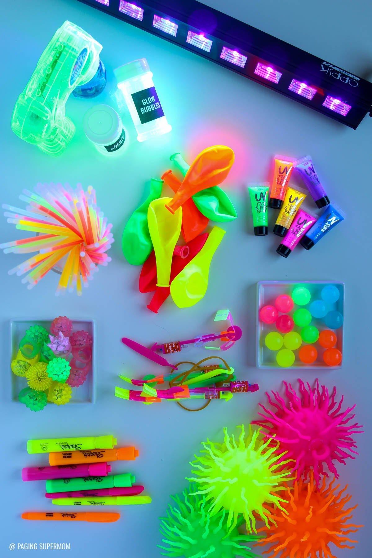 Design Fluorescent Rave Decor in Minutes